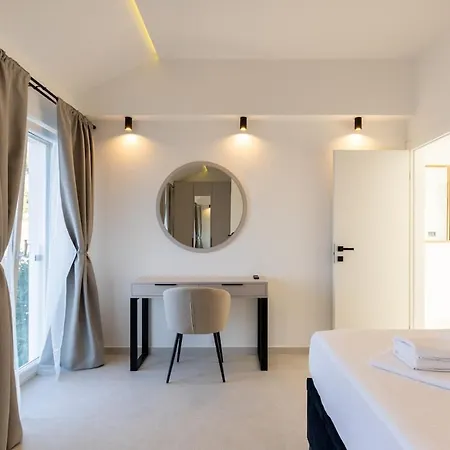 Stone House Mia * Cara