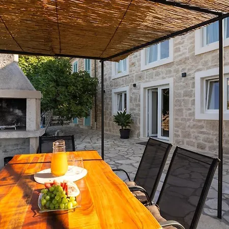 Stone House Mia فيلة *